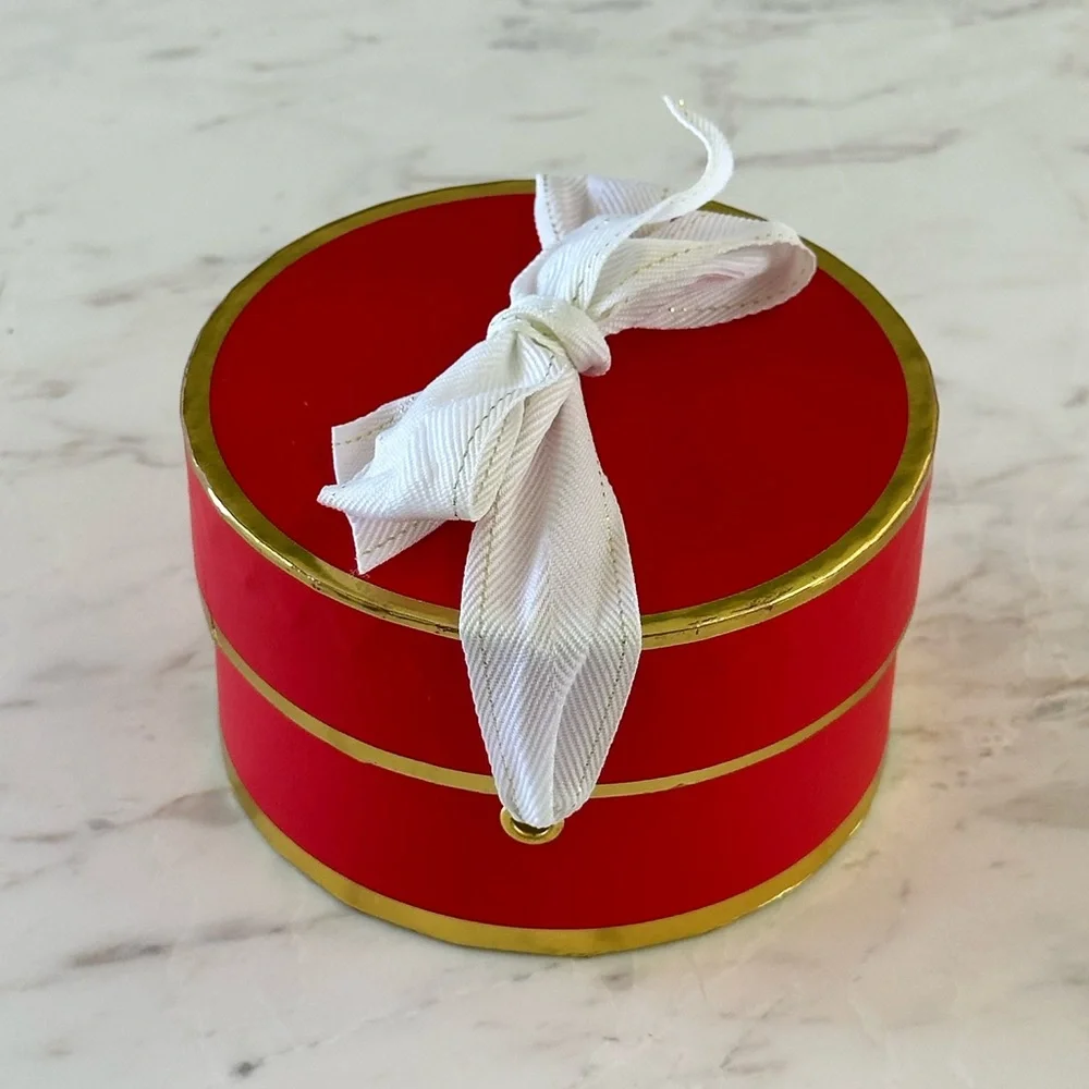 Sugar Paper Los Angeles Mini Round Red Gift Box
